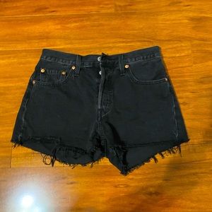 Levi 501 Black Cut off Short - Size 6 (28)